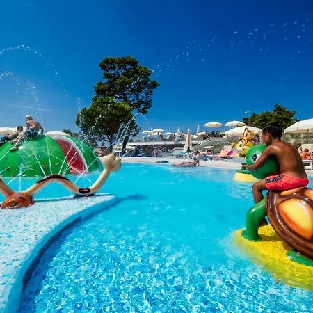 Salve Croatia Mobile Homes In Zaton Campsite *