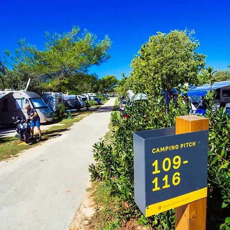 Salve Croatia Mobile Homes In Zaton Campsite